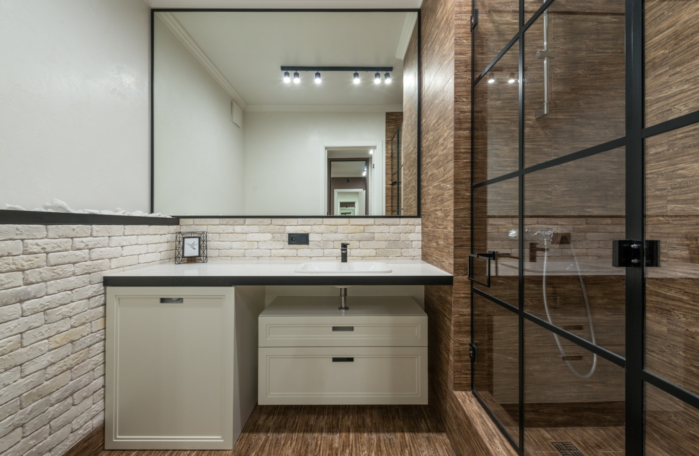  Tips to Remember When Choosing a Shower Door