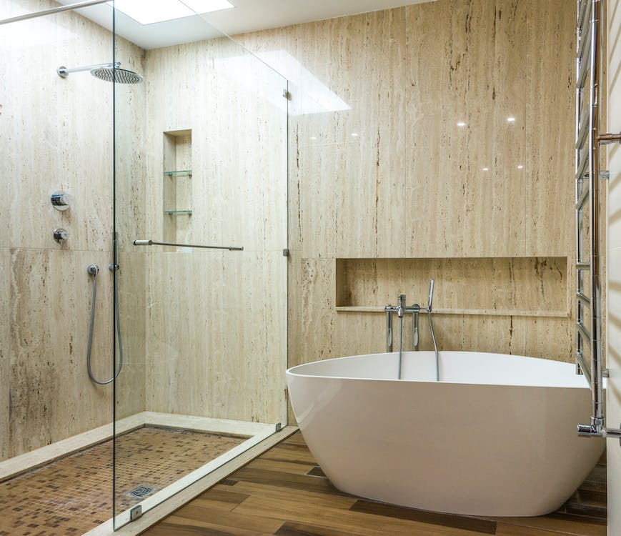 A cozy bathroom